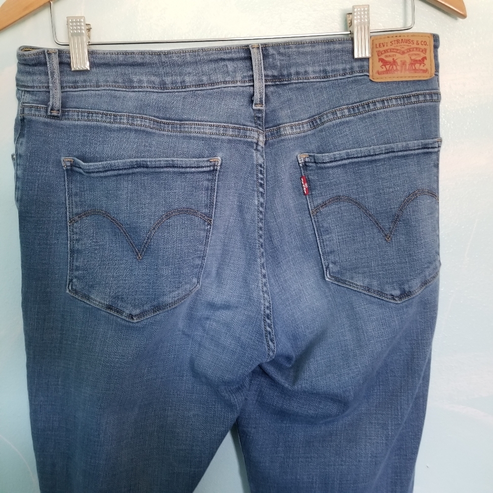 Levi's Mid Rise Skinny Jean - Picture 3 of 7